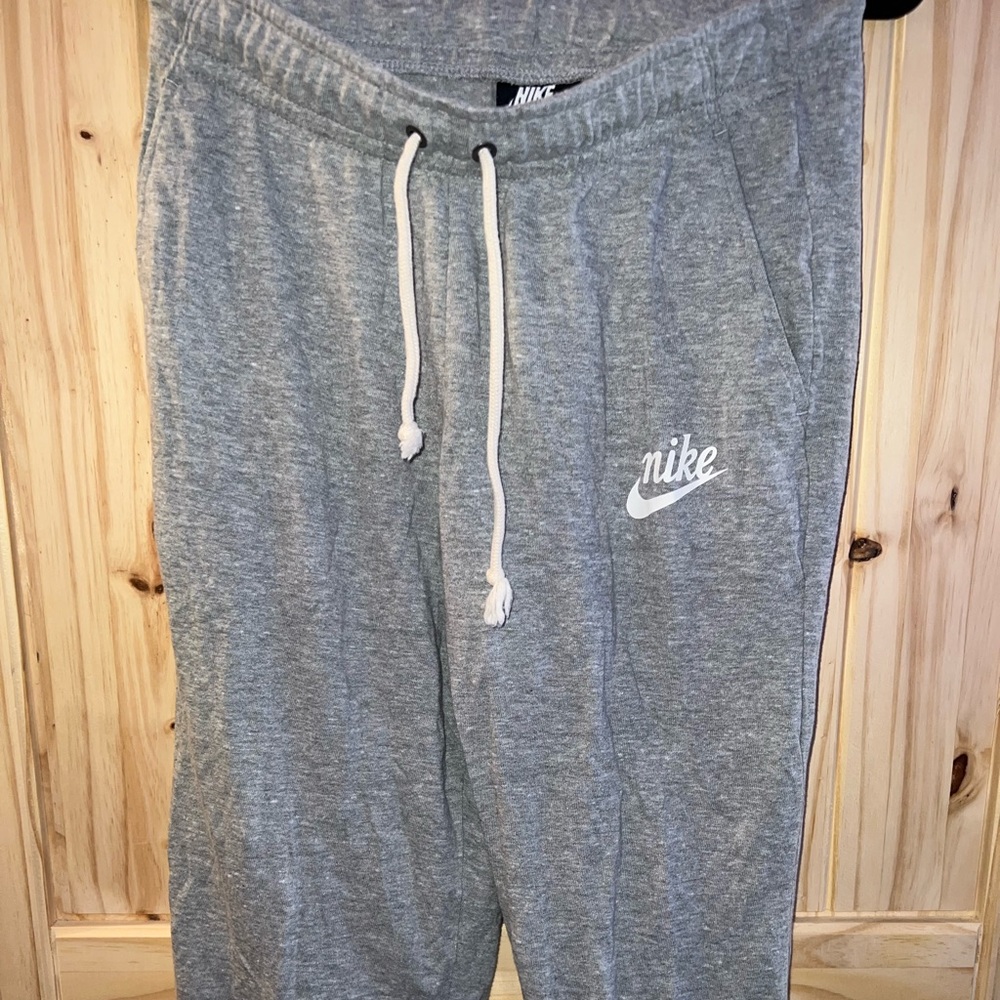 grey nike sweatpants